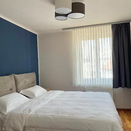 Apartament Homely 3 *